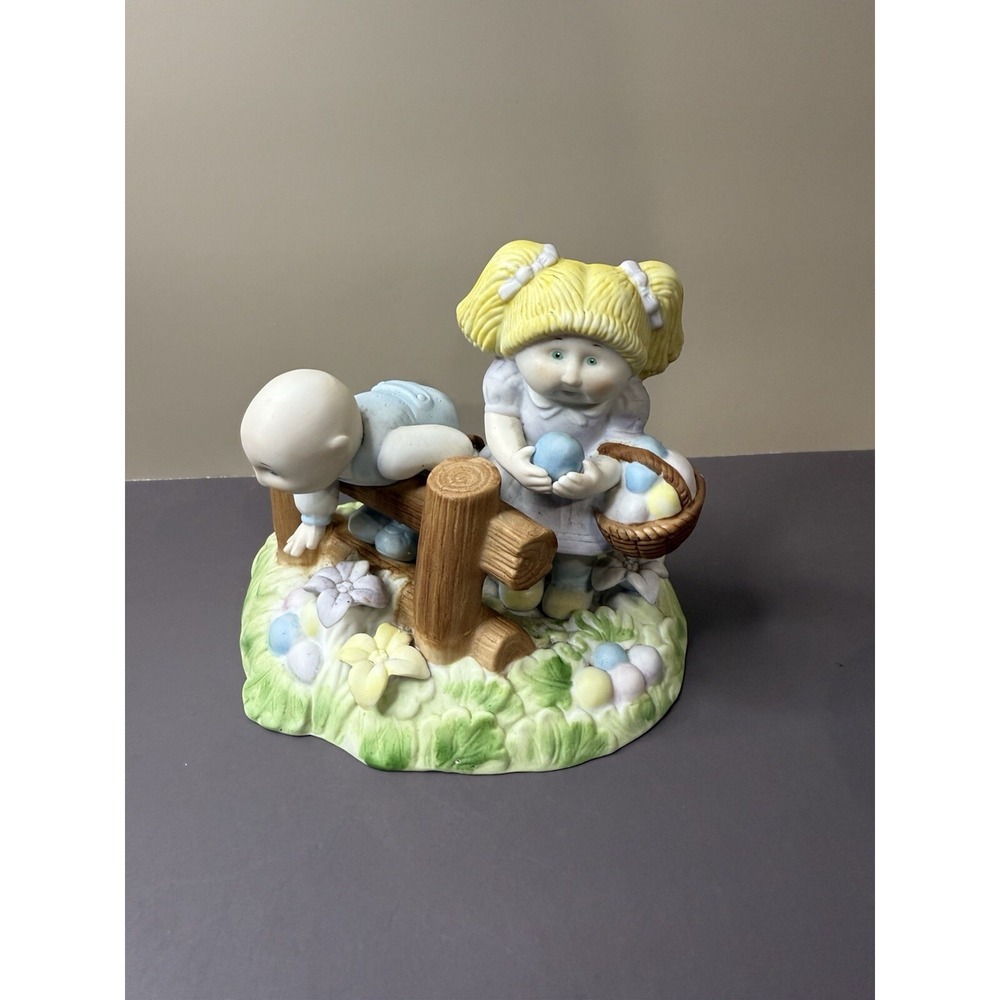 Vintage 1985 Cabbage Patch Kids FINDIN' EASTER TREATS Porcelain Figurine w
